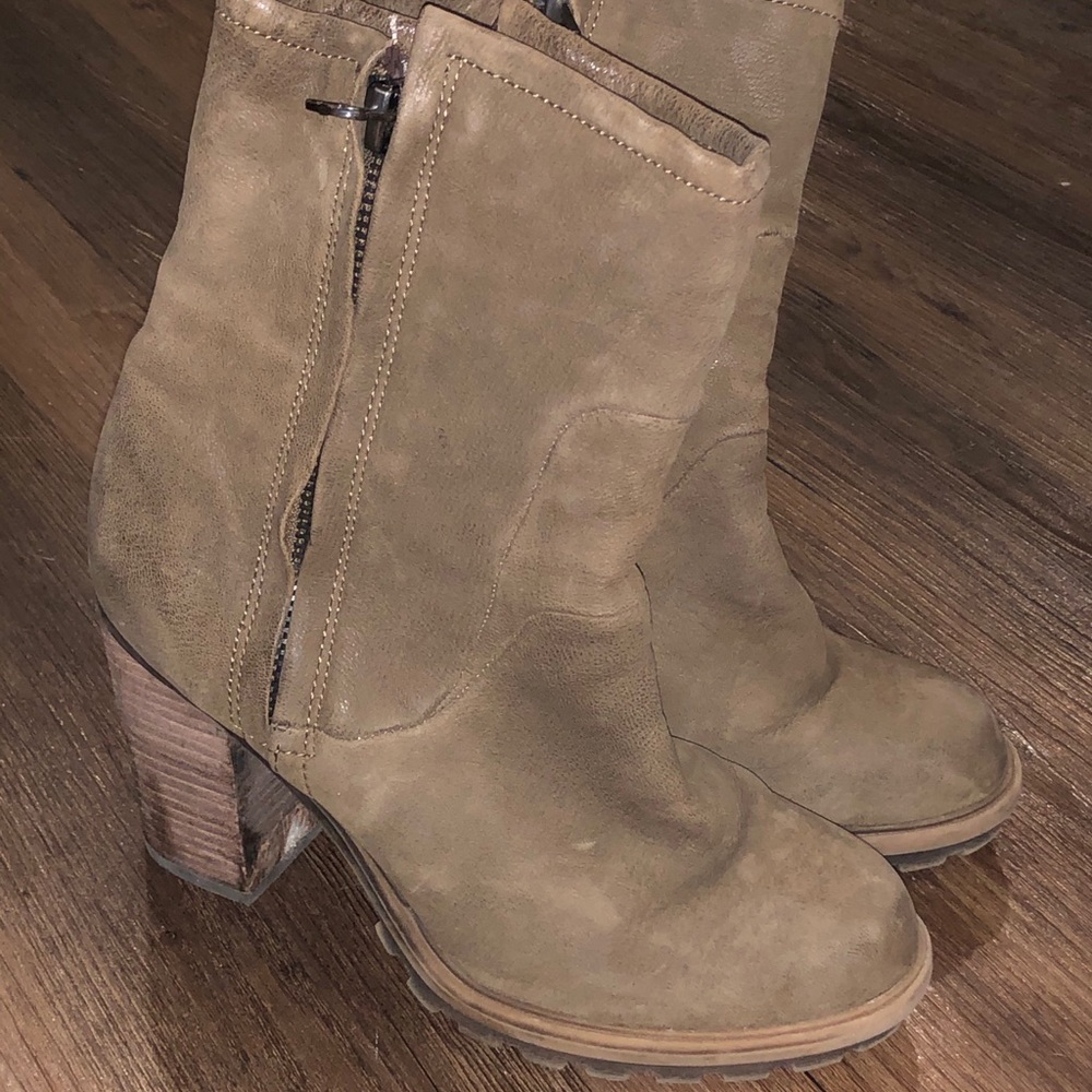 ALDO tan genuine leather fur lined booties